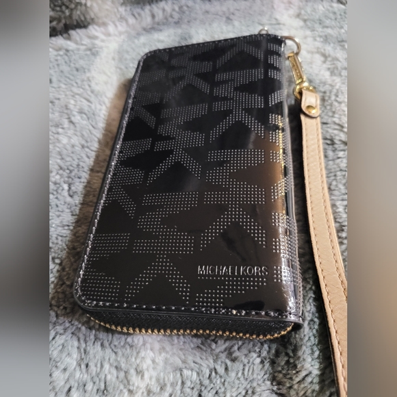 Michael Kors Black Shiny Wallet - Picture 3 of 11